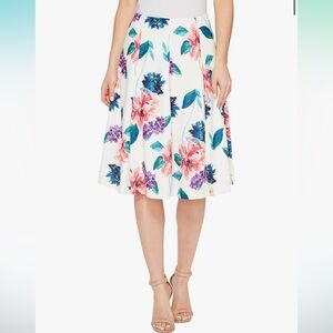 EUC Ellen Tracy Floral Skirt